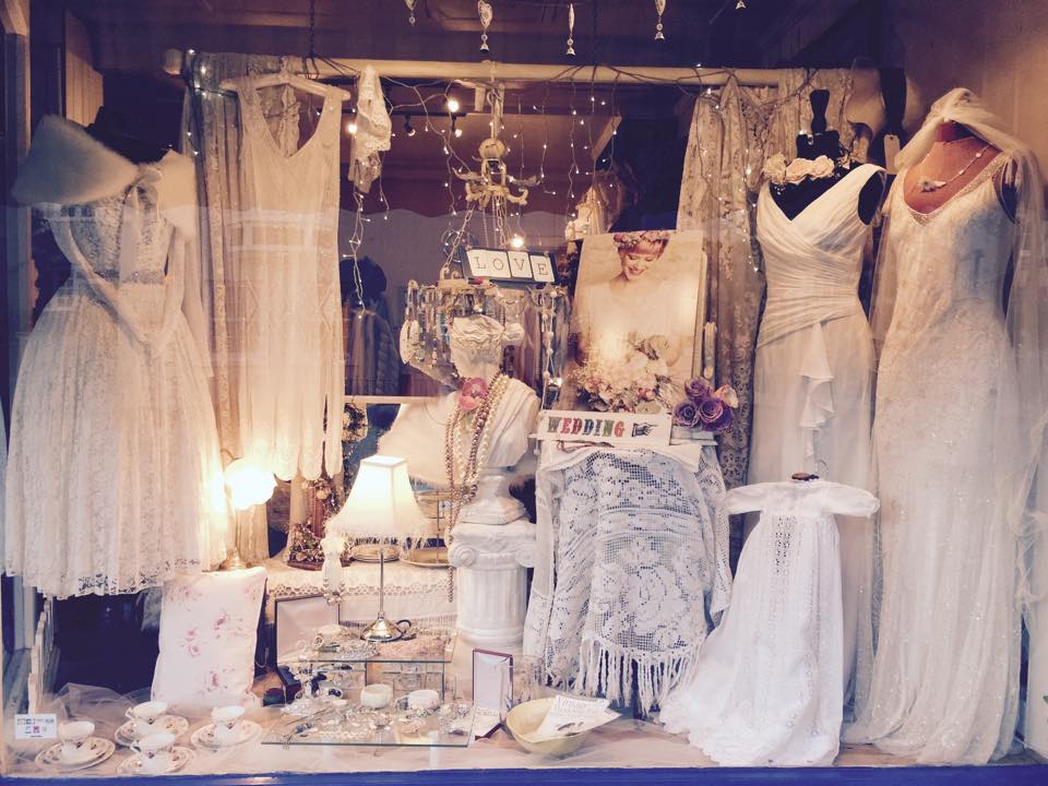 Dreaming of a vintage wedding dress? Days of Grace Vintage Dreaming of a vintage wedding dress? Days of Grace Vintage